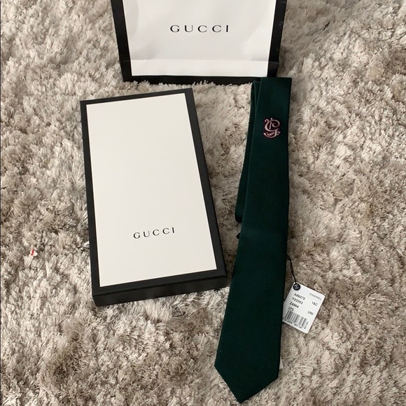 Authentic Gucci tie - Picture 1 of 8